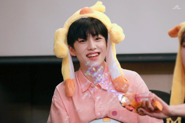  X1 엑스원 190829~190908 떡밥 - 더쇼 엠카운트다운 쇼챔피언 Flash 웃젤예 팬사인회 아이돌라디오 최화정의 파워타임 (고화질, 움짤들) +이은상 잘생겼다