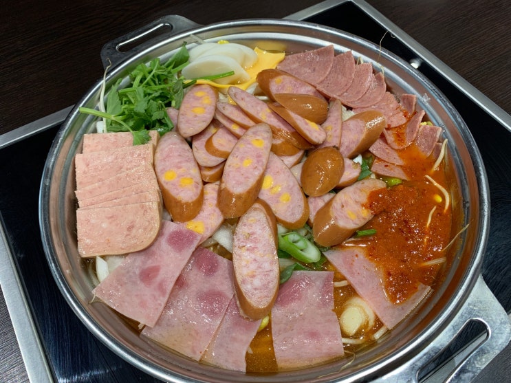  [신세계센텀밥집] 신세계 센텀 맛집 쟌슨빌 부대찌개 먹방 & 강릉 생활의 달인 육쪽마늘빵 팡파미유 팝업 스토어