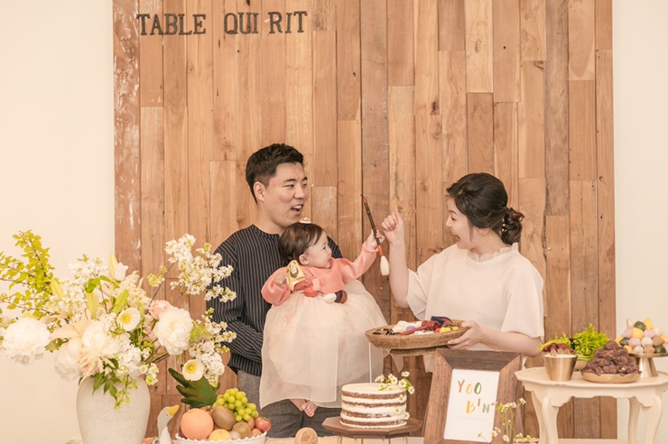  우리아이의 첫번째 생일파티 ::  테이블끼리 돌파티
