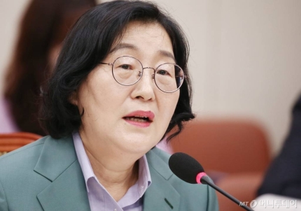 문재인 임명 '이정옥' 신임 여가부 장관, '저출산' 해결 제1과제 문재인 임명 '이정옥' 신임 여가부 장관, '저출산' 해결 제1과제