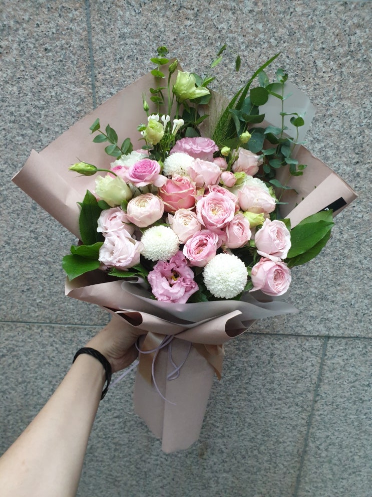 [시청꽃집, 명동꽃집] 시청역 프라자호텔로 배송간 핑크톤 예쁜 이벤트 꽃다발