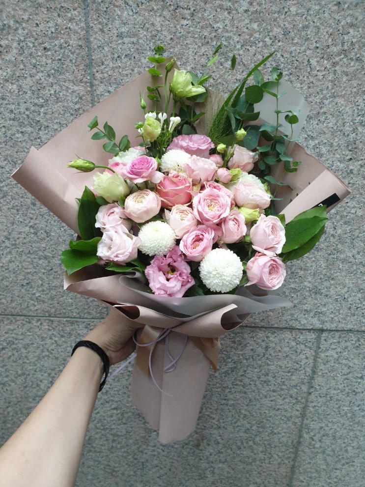  [시청꽃집, 명동꽃집] 시청역 프라자호텔로 배송간 핑크톤 예쁜 이벤트 꽃다발