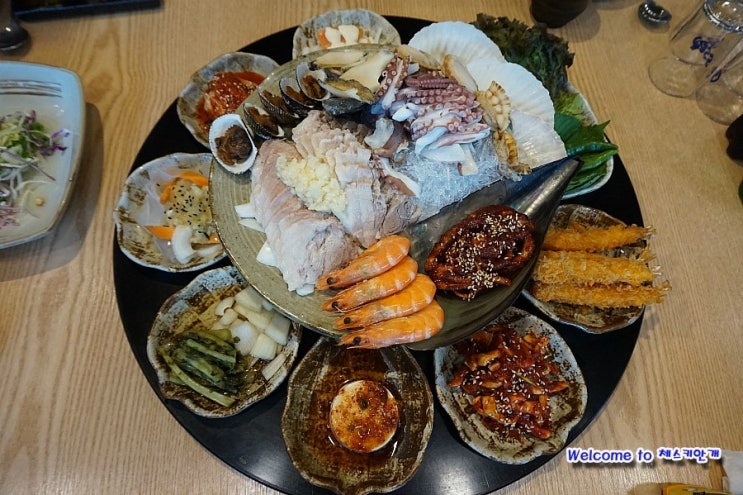  울산 삼산동 맛집 대왕해물문어보쌈 가족모임으로 좋아요