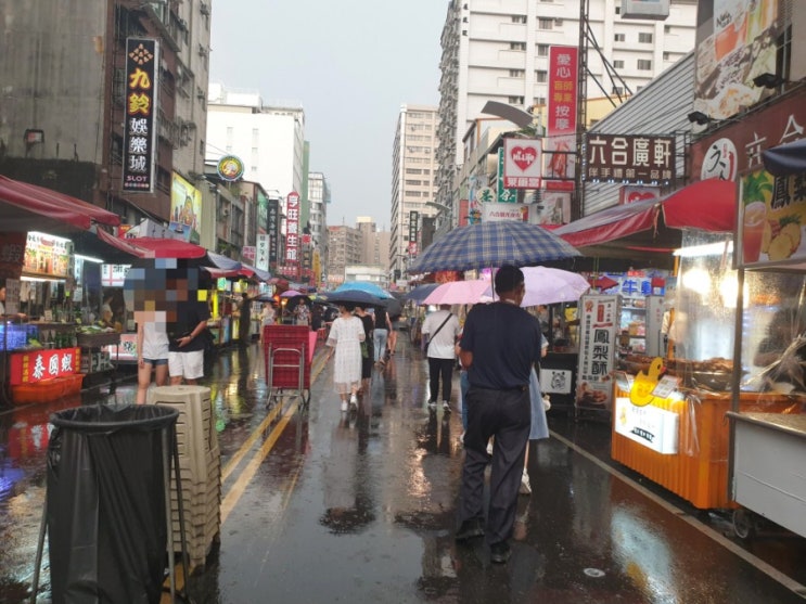  대만 가오슝 자유여행 ::리우허 야시장 먹거리 후기