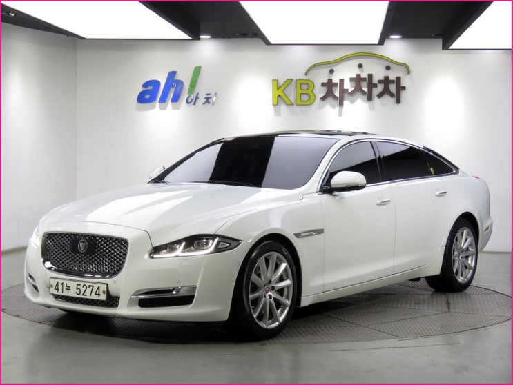  새로운 매물 포착 뉴XJ 3.0 D프리미엄 럭셔리 LWB 중고차