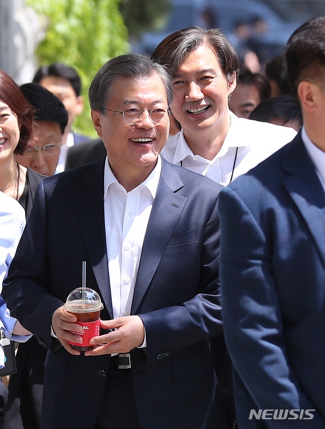  문 대통령, 조국 법무부 장관 등 임명 재가