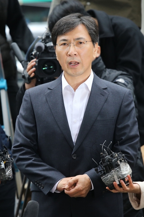  '안희정 실형' 확정! 대법원 김지은씨 성폭행 혐의 징역 3년6개월