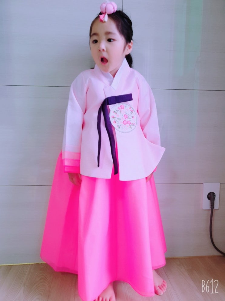  제아의 한복, 유건이의 꼬마피카소