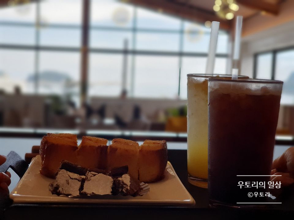  < 부산, 다대포 > 카페 이지요 661 (E.G.YO661)