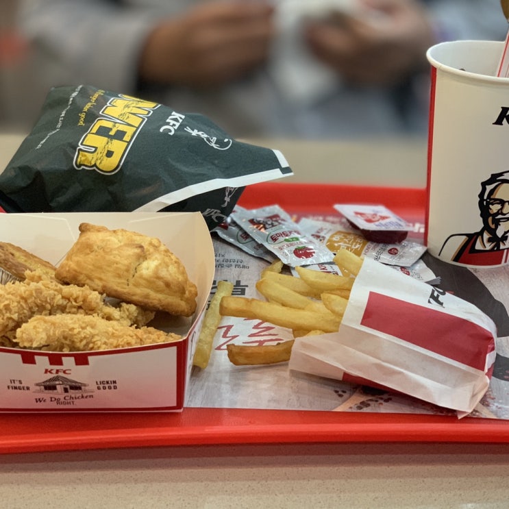 청량리역 KFC 타워버거로 시작해서 디저트 에그타르트 비스켓으로 마무리~