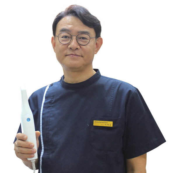  높은 정밀도와 속도, 원활한 커뮤니케이션에 1등 공신! - 응암 프라임치과 이재윤 원장