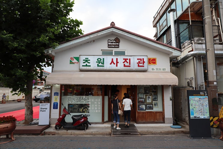  군산 가볼만한곳 초원사진관, 8월의 크리스마스 촬영지