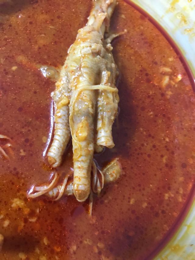  국물뼈닭발 배달은 예상시간보다 늦어서 1시간넘게걸렸구요 중간맛으로