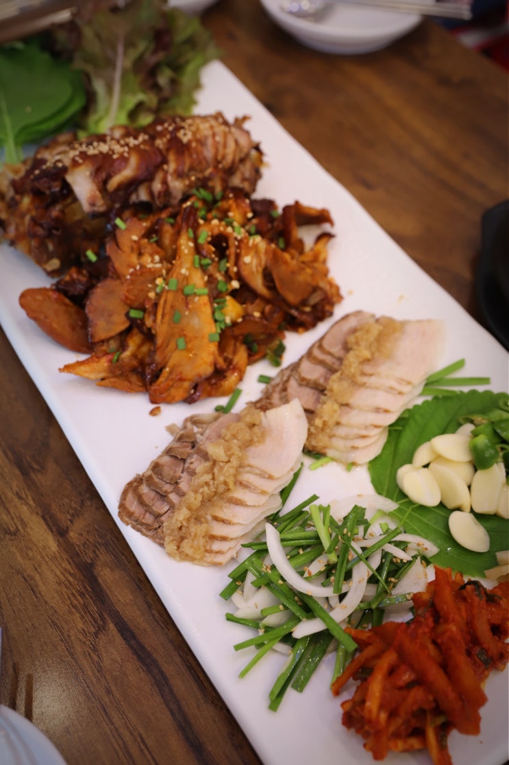  대전 유성 맛집 청와삼대에서 즐긴 족발 보쌈