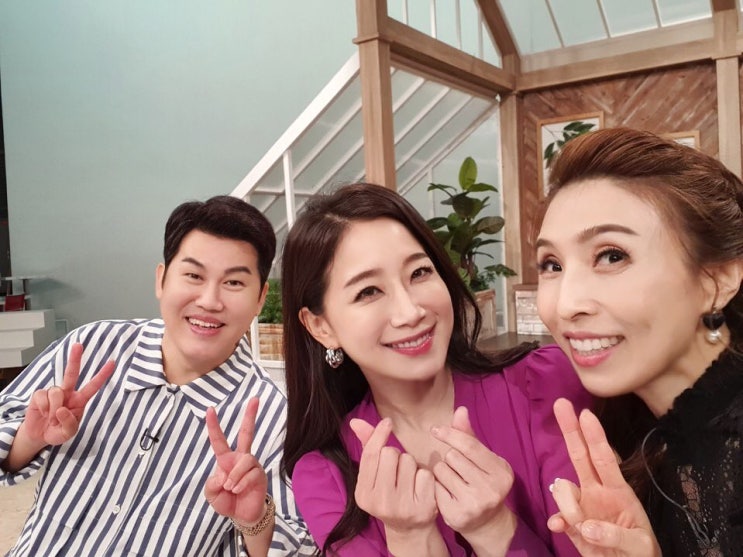  박수림선배님이랑 남상일선배님덕분에 스튜디오에 배꼽 빼놓고 옴