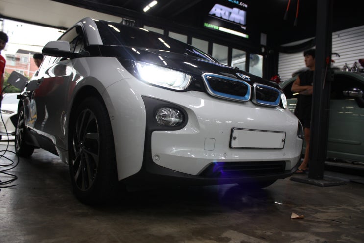  BMW I3 헤드라이트 파워LED & 옵틱글래스 광각미러 시공 - 깔끔한 색상 ! 6000K로 차량드레스업과 동시에 시인성까지 ! 부산 LED튜닝샵 아트엠.