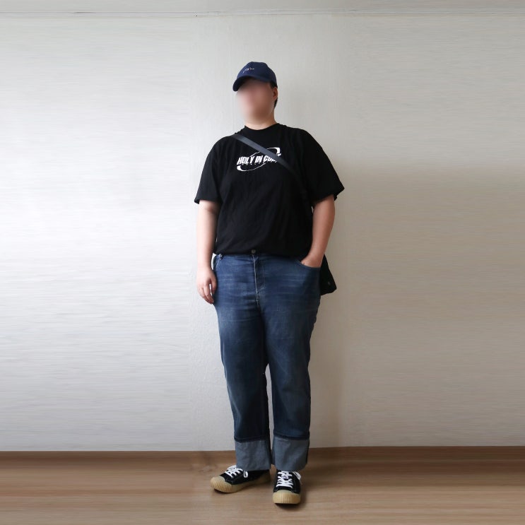  반팔코디 홀리인코드 반팔티,캡텐 볼캡,CP 컴퍼니 가방,박스앤콕스 스니커즈