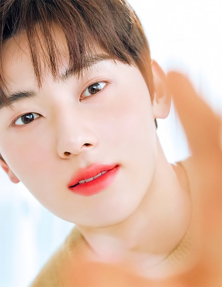  [ 190911 황민현 고화질 사진 ] 엘르 X 이니스프리 _ 황민현 코랄 메이크업 HOW TO