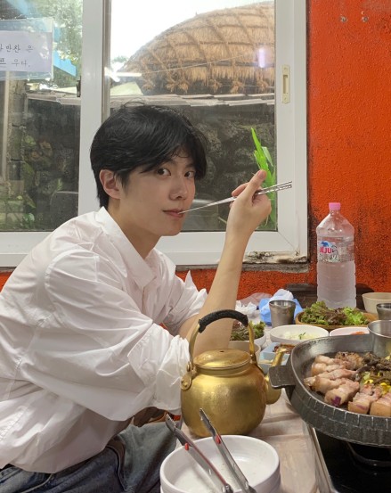  190912 야오왕 웨이보 ft.제주도.. 피가 쟈갑게 식음