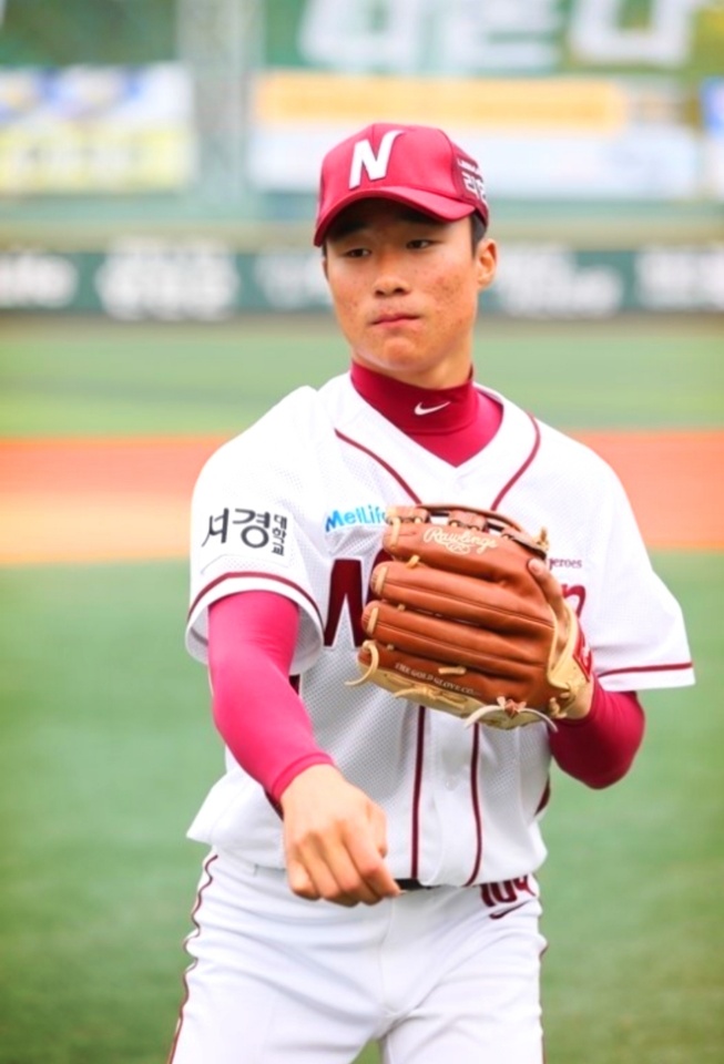  김하성 연봉 올시즌 20-20 기대
