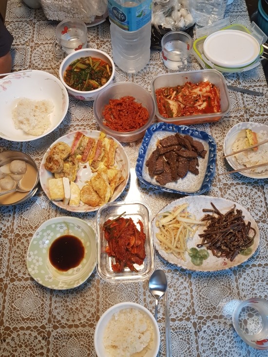 2019년9월12일 하루 식사 있다. 목요일 아점 토란국 짜장 진미채볶음 총각김치 홍어무침 김치 저녁 꼬지전 두부 동그랑땡 동태포전 진미채무침 홍어무침 김치 산적 물김치 고사리나물무침 도라지볶음 2019년9월12일 하루 식사 있다. 목요일 아점 토란국 짜장 진미채볶음 총각김치 홍어무침 김치 저녁 꼬지전 두부 동그랑땡 동태포전 진미채무침 홍어무침 김치 산적 물김치 고사리나물무침 도라지볶음