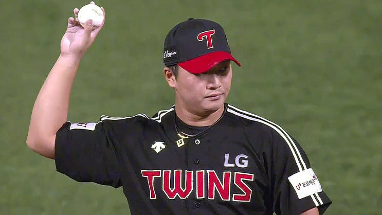  고우석 21세의 클로져! 시즌 30세이브 달성 LG Twins 레전드들과 어깨를 나란히 하다.