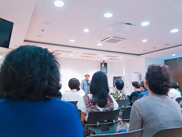  (AK문화 아카데미)시인 나태주, 마음에 시 한 편 꽃을 보듯 너를 본다