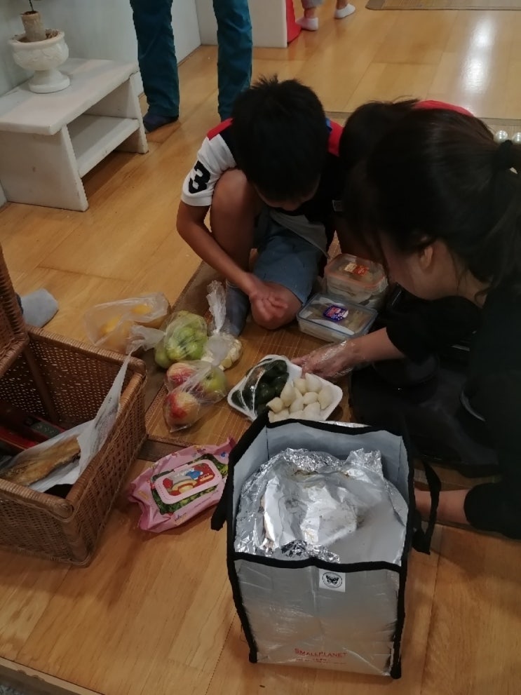  추석, 가족들이 오손도손 화기애애한 문화를 만드는 걸 좋아하시겠지.