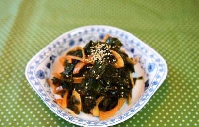  입맛돋구는 밑반찬 미역초무침 만드는법