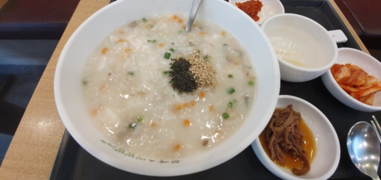  서울 오류동 <본죽&비빔밥 cafe> 둘이 먹다가 하나가 다 먹어도 되는 양