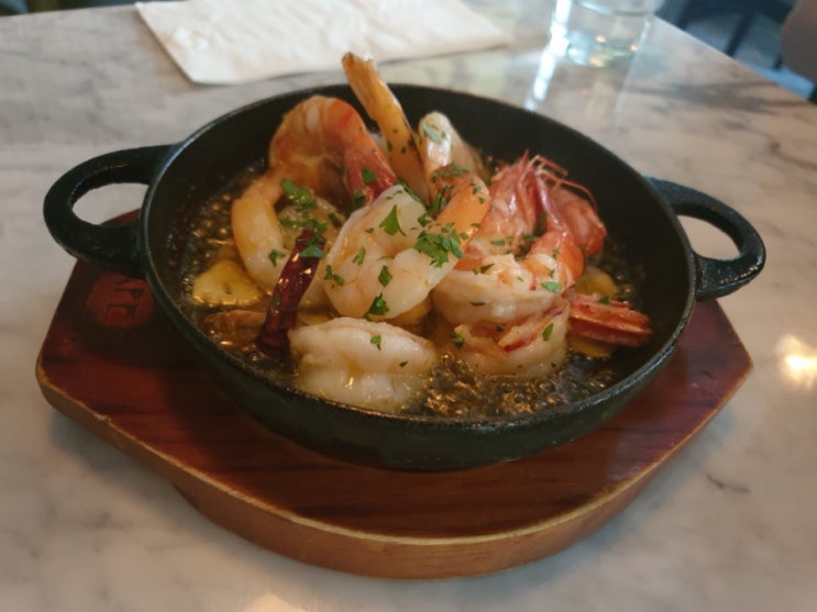 맛난 빠에야 감바스 먹으러 이태원 LARIAT 레리엇 다녀와봄봄 맛난 빠에야 감바스 먹으러 이태원 LARIAT 레리엇 다녀와봄봄