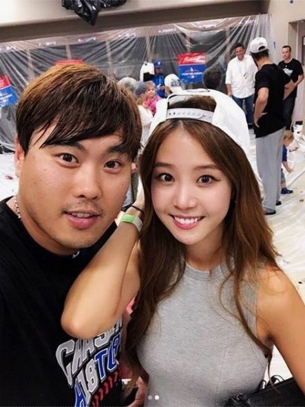  류현진 아내 배지현:)  나이 키 나이차이 와이프 직업 아나운서 슈퍼모델 몸매