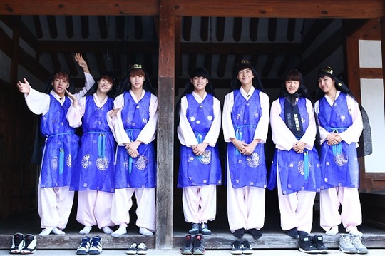  방탄소년단, 애국돌 수식어 아깝지 않은 한복사랑 6년 연대기