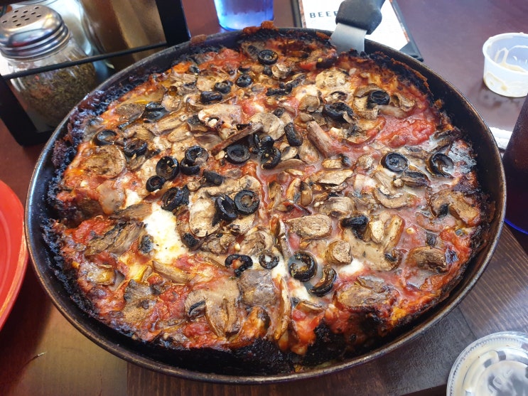 미국 시카고 피자 직접 가서 먹어봤다!(지오다노, 루말나티, 피쿼즈)