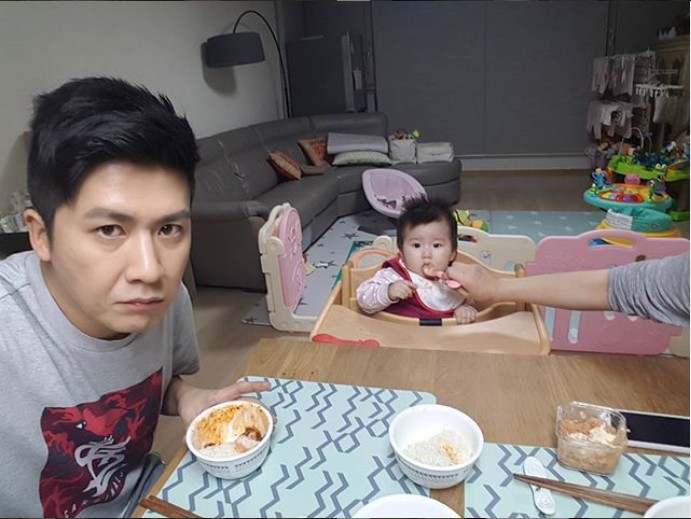 8개월만에 결혼한 홍경민 아내 직업 뭐길래?