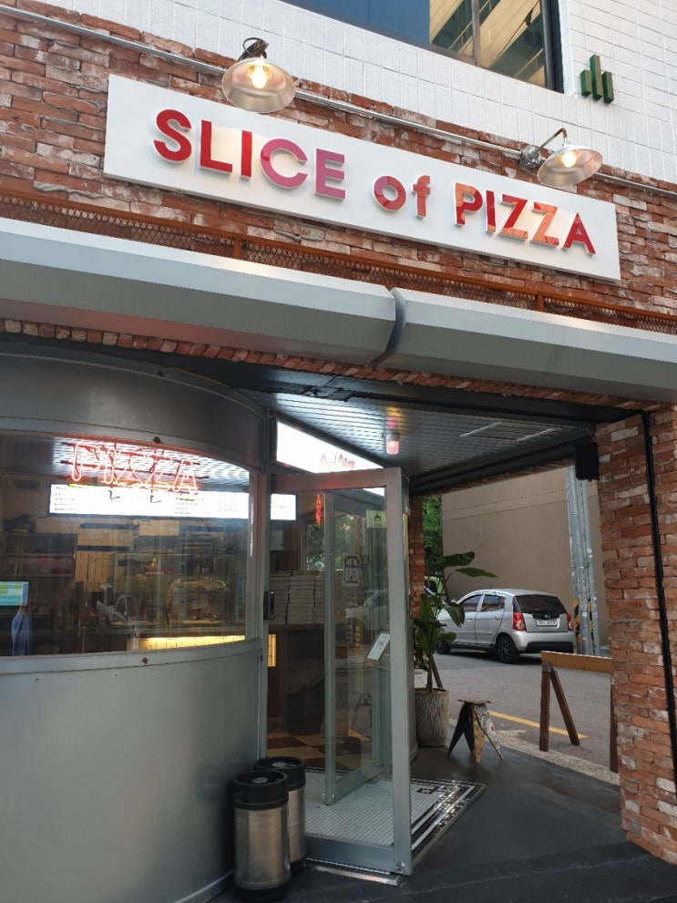  전포 카페거리 "도우 개러지(DOUGH GARAGE)"