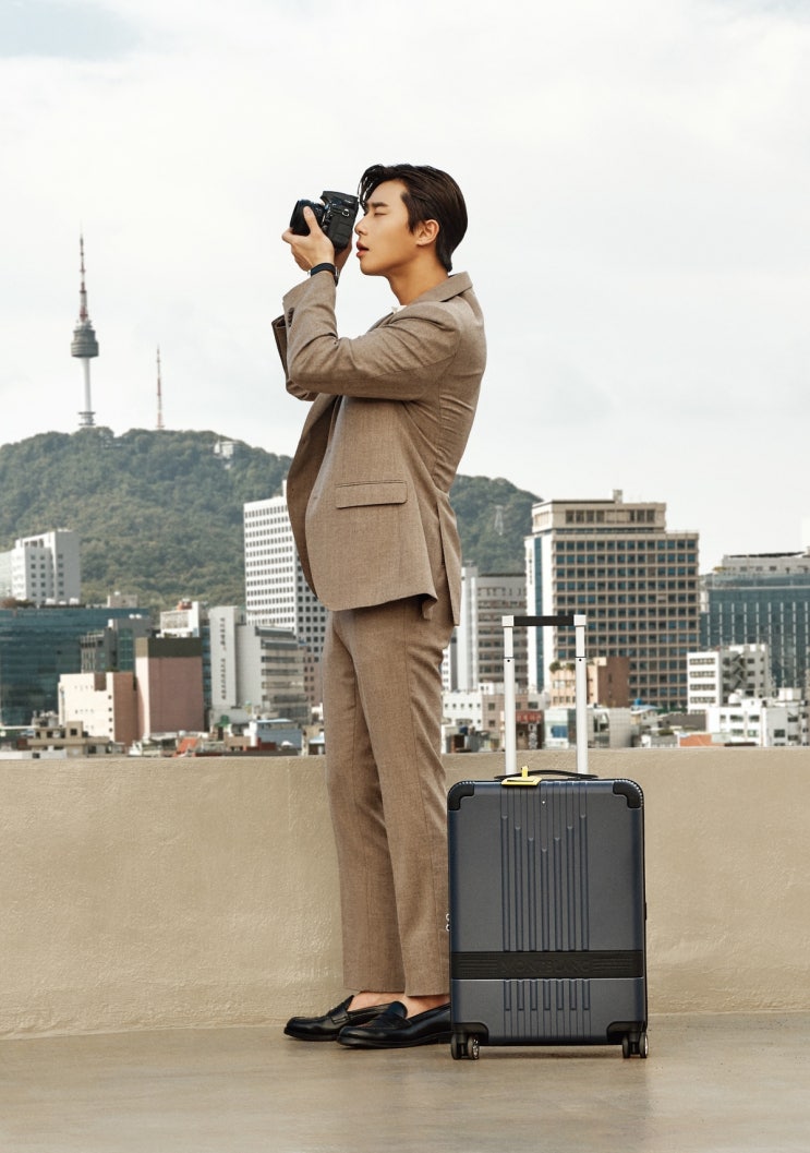  몽블랑 박서준 가방&시계 화보 속 여행가방 #MY4810 트롤리!