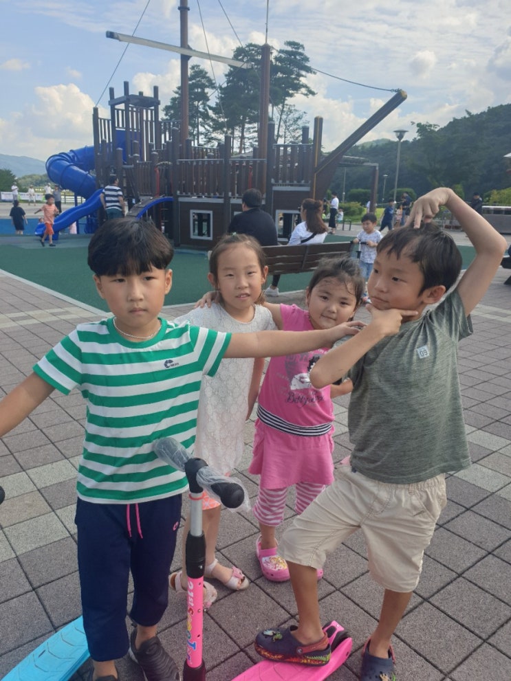  7세 파자마파티는 낮에 이루어졌답니다