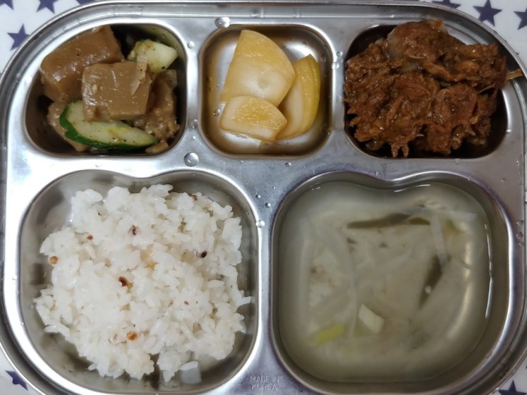  행신동 짐랜드유치원/오늘의 식단-수수밥, 다시마맑은국, 돈육짜장볶음, 도토리묵무침, 저염장아찌/오후간식-쨈샌드위치(9월 16일 월요일)