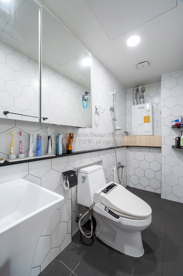 SMC 인테리어 - 욕실 천장에 사용하기에 최적합한 천장마감재