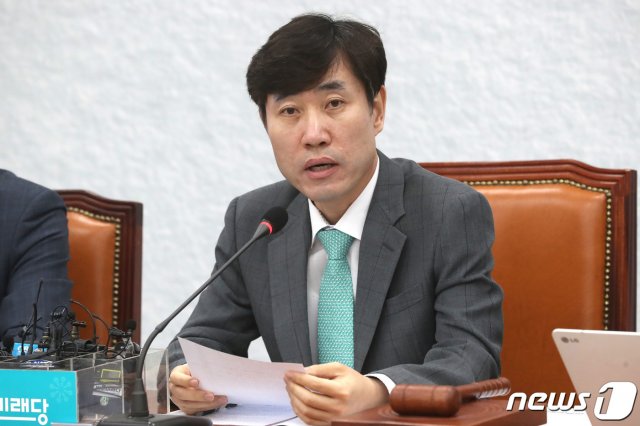  하태경 “유시민, 똑똑한 분이 이상해져…조국 가족 인질범은 조국”
