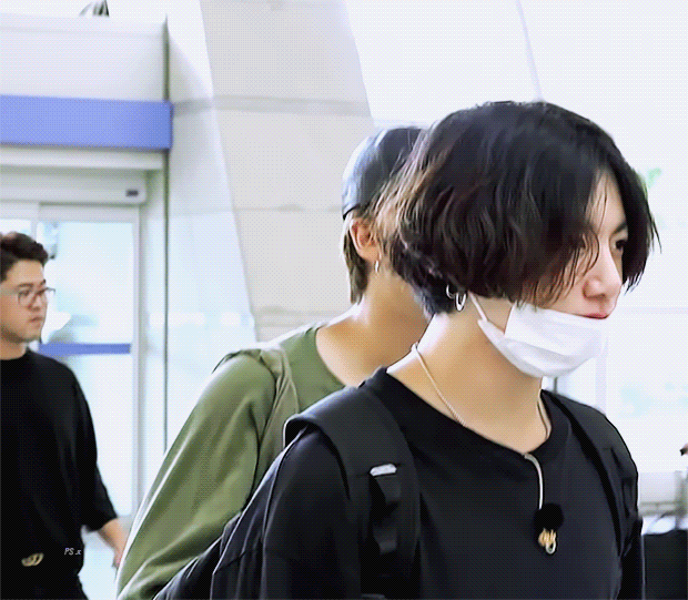  [방탄소년단 정국] 쉬는 동안 짐이 더 생겼네..꾸꾸야..