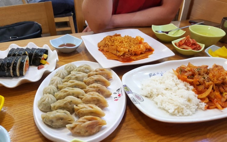  목동이대병원 점심 명인만두에서 추억의 분식 싸그리