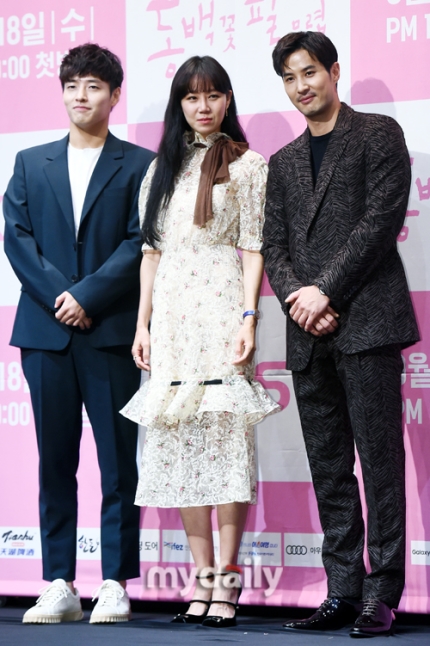 "모두가 좋아할 것"…'동백꽃 필 무렵' 공효진X강하늘X김지석의 이유 있는 자신감 "모두가 좋아할 것"…'동백꽃 필 무렵' 공효진X강하늘X김지석의 이유 있는 자신감