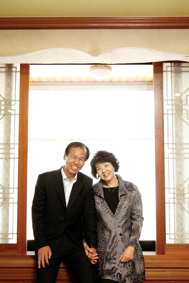  레이디경향 순한 미소가 꼭 닮은 부부 최문순 강원도지사 이순우 여사