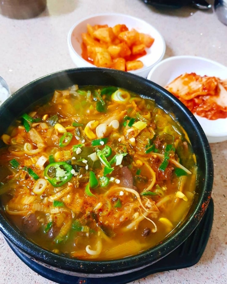  뜨끈뜨끈 국물이 땡길땐 조치원시장 <수구레국밥>