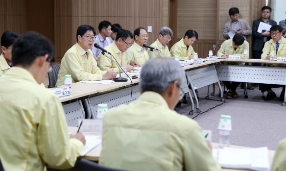  "전시에 준해 차단 방역에 총력을 다해줄 것!"