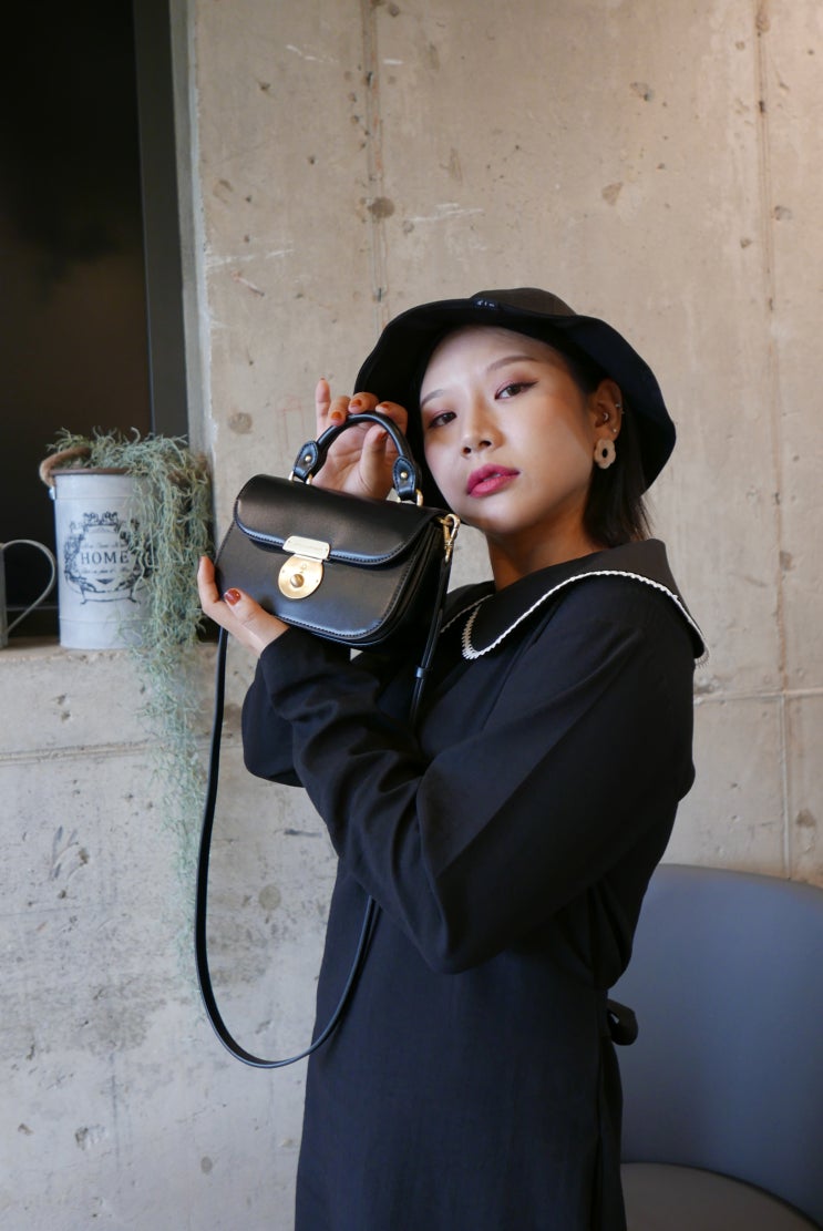  레드벨벳 웬디 공항패션 가방 폴스부띠끄 미니 테디백, 나도 들어봤어! (여자 가을 코디에 완전 딱인 크로스백)