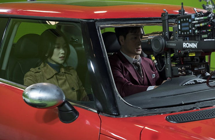  양자물리학 서예지 박해수와 주연으로 활약하게 된 여배우
