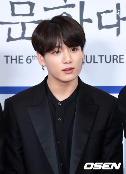 방탄소년단 정국, 첫 열애설은 "사실무근"해쉬스완 2차피해에 동료들 응원 방탄소년단 정국, 첫 열애설은 "사실무근"해쉬스완 2차피해에 동료들 응원